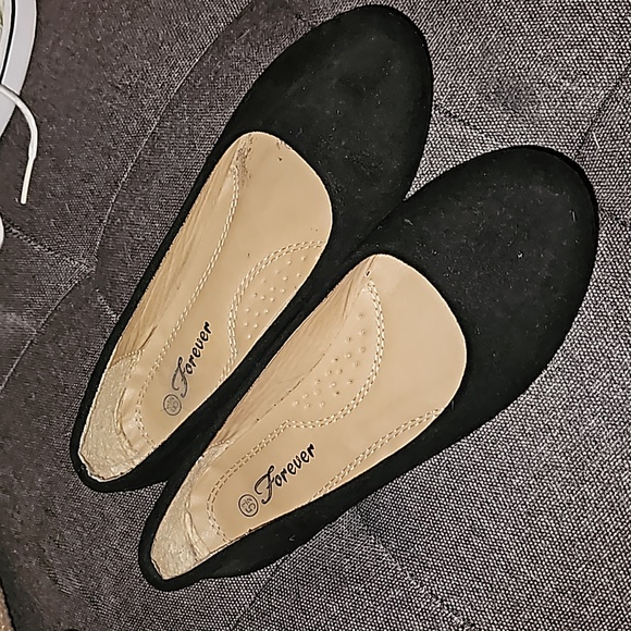 Forever 21 Classic Black Flats - Picture 1 of 5